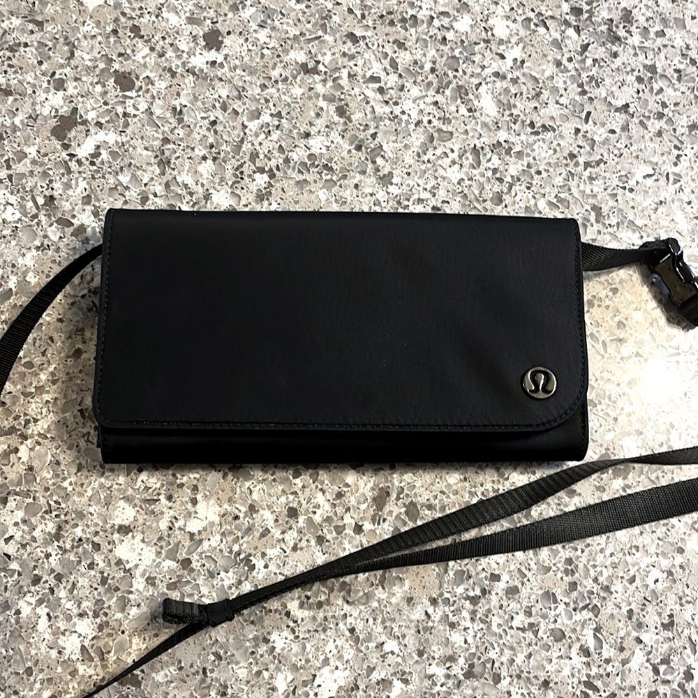 Lululemon Wallet Clutch Crossbody
